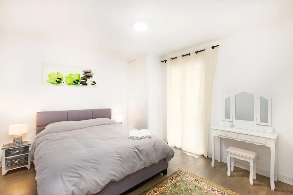 Exceptional 2 Bed Near Monaco With Large Terrace, Sea View, Parking Villa Beausoleil